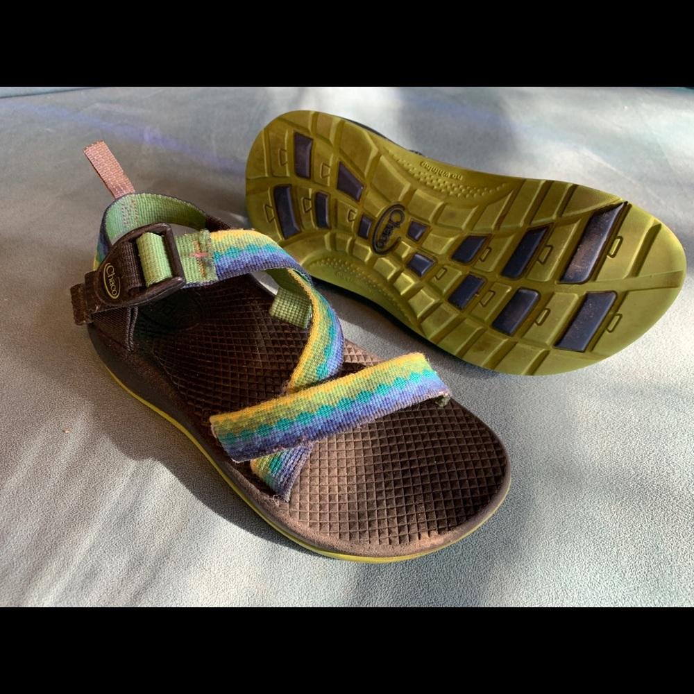 Kid’s Chacos size 2